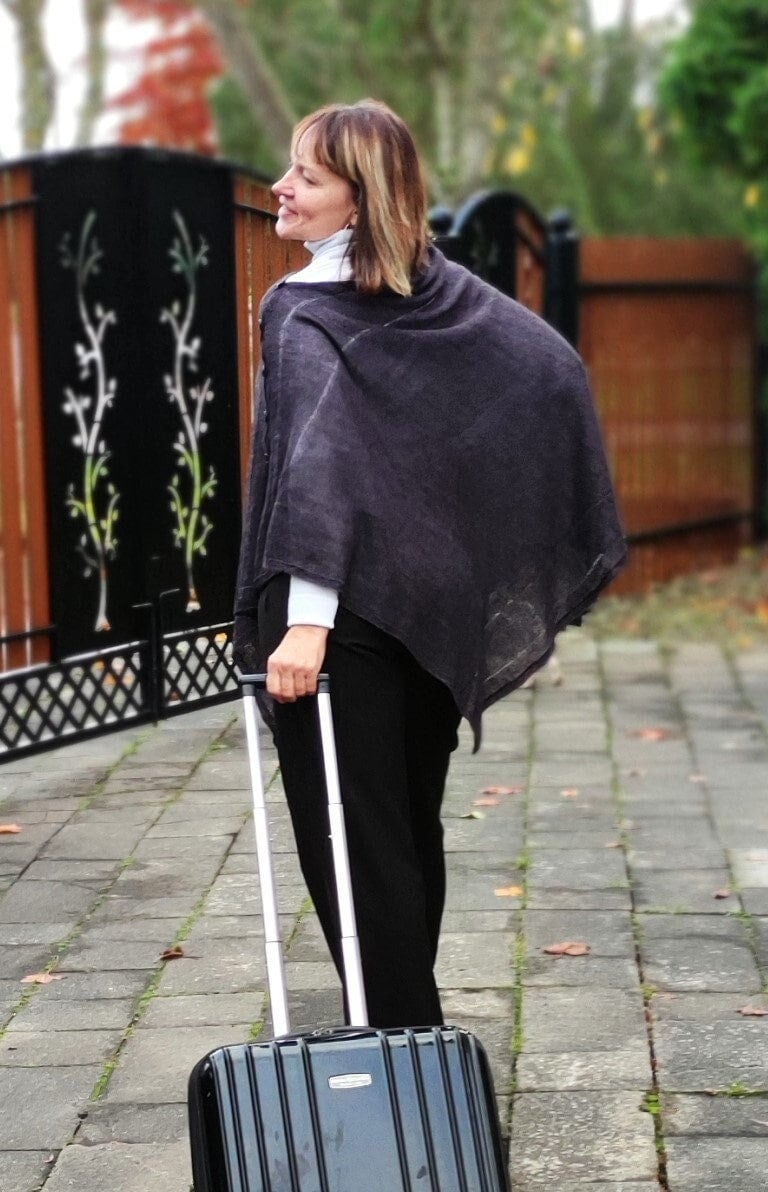 Poncho-Schal, Schwarzer Poncho-Pullover, Alpaka Wolle Schal, Handgefertigter Schal, Brauner Mantel, Strick Poncho, Frauen Accessoires, Merino Mantel von HPstoreLT