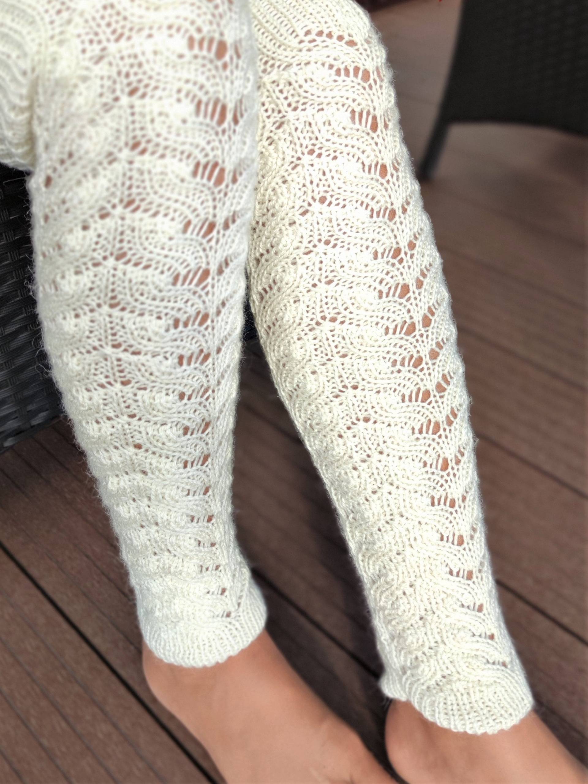 Weiße Stiefelsocken, Gestrickte Stulpen, Alpaka-Wolle Beinwärmer, Damen Schuhzubehör, Lange Handgemachte Warme Beinwärmer von HPstoreLT