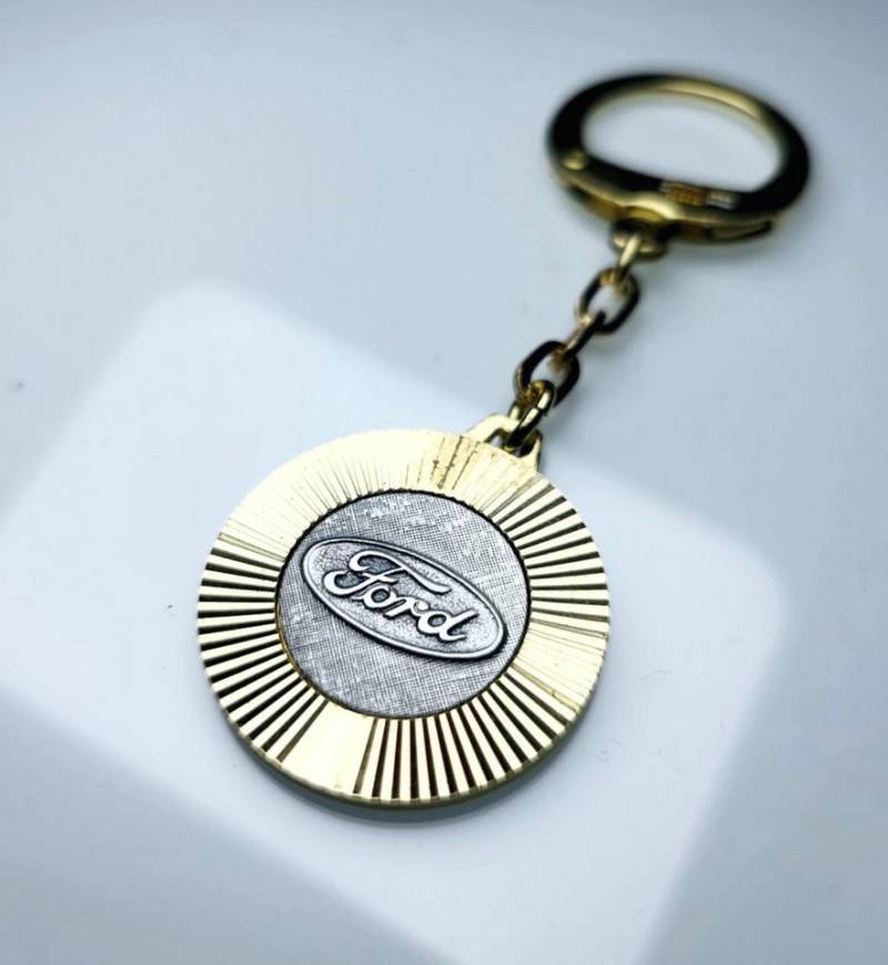 HR Autocomfort Schlüsselanhänger mit Gravur FORD 1962 Metall Diamantschliff Lüfterrad Anhänger HR Autocomfort Schlüsselanhänger mit Gravur FORD 1962 Metall Diamantschliff Lüfterrad Anhänger von HR Autocomfort