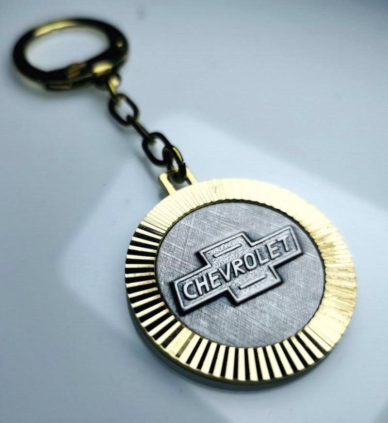 HR Autocomfort Schlüsselanhänger mit Gravur Metall Schlüsselanhänger Chevrolet Chevy Diamantschliff von HR Autocomfort