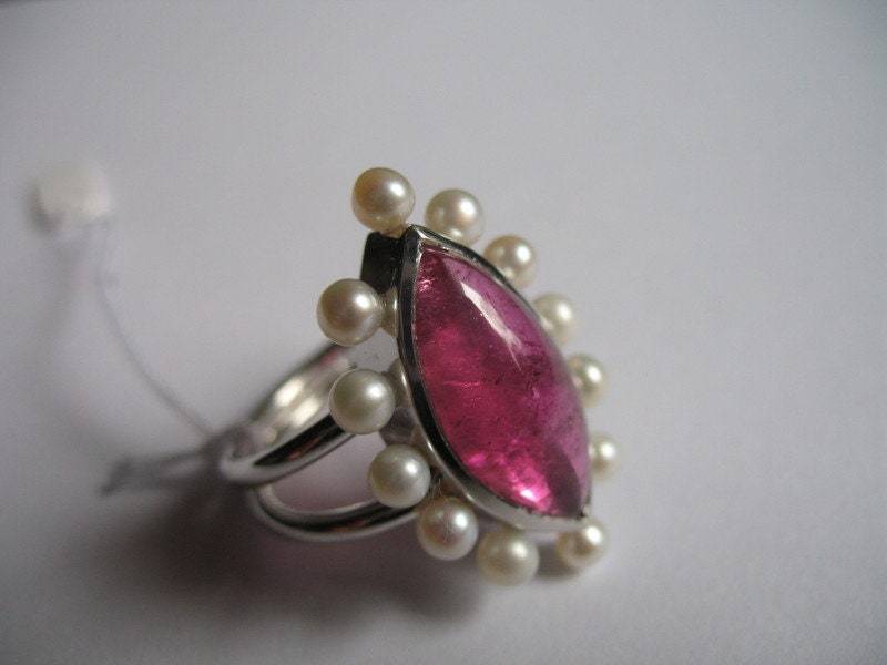 Arsen Und Spitzenhäubchen Ring Aus Sterlingsilber Mit Turmalin Perlen von HSSSchmuckSchmiede