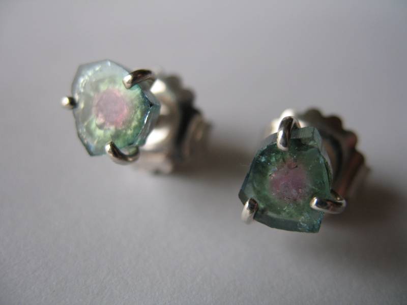 Besonderheit Wassermelone Ohrstecker Aus Sterlingsilber Turmalinkristallscheibchen von HSSSchmuckSchmiede