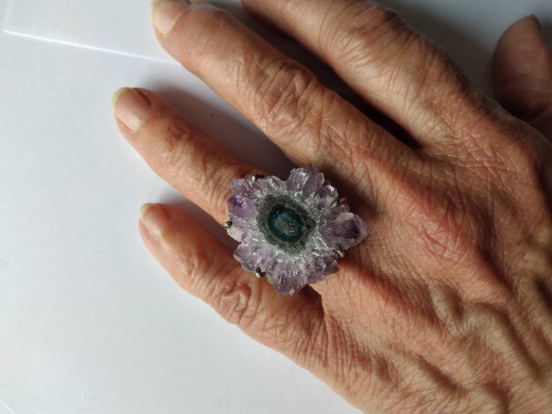 Eisblume Ii Zarter Ring Aus Sterlingsilber Mit Amethyst von HSSSchmuckSchmiede
