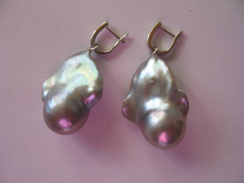 Freudentränen Ohrstecker Aus 925/000 Silber Mit Großen Grauen Barock Süßwasserperlen Tropfen von HSSSchmuckSchmiede