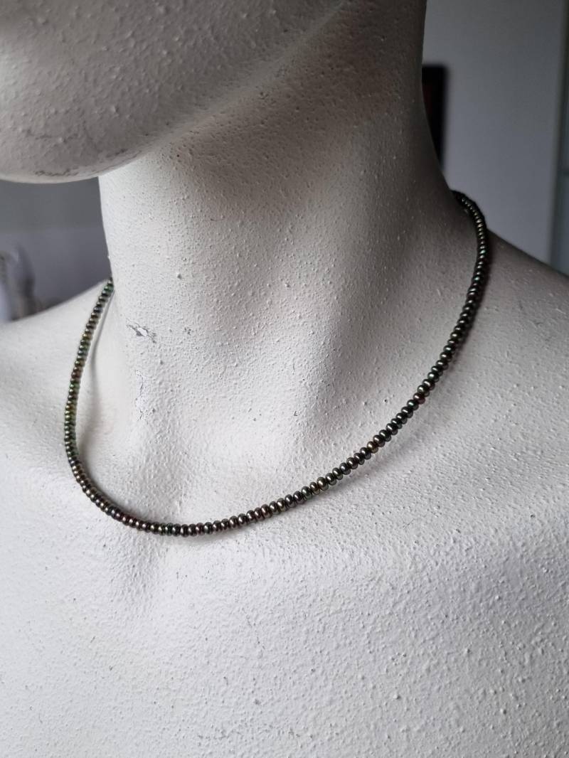 Kette Aus Grünen Süßwasserperlen Und Edelstahl-Clipschloß von HSSSchmuckSchmiede