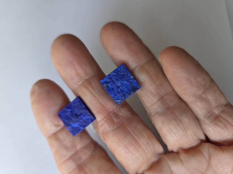 Kleine Ohrstecker Aus Lapis Lazuli Quadrat Mit Sterlingsilberbrisur von HSSSchmuckSchmiede