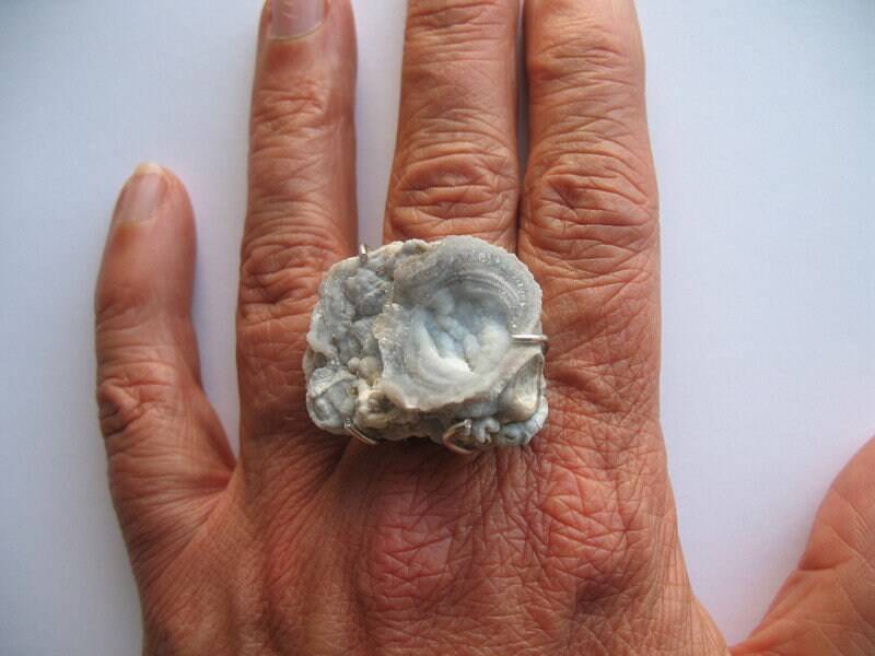 Natur Pur Ring Aus Sterlingsilber Mit Calcedon Rose von HSSSchmuckSchmiede