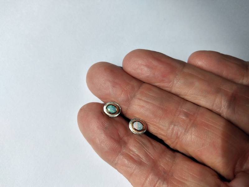 Ohrstecker Opal-Doublette in 925/000 Silberfassung Teilvergoldet von HSSSchmuckSchmiede