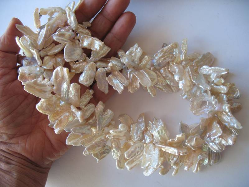 Perlenblätter Collier Aus Süßwasserperlen Natur von HSSSchmuckSchmiede