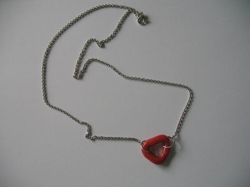 Rote Lippen Will Ich Küssen Silberne Ankerkette Mit Korallastanhänger von HSSSchmuckSchmiede