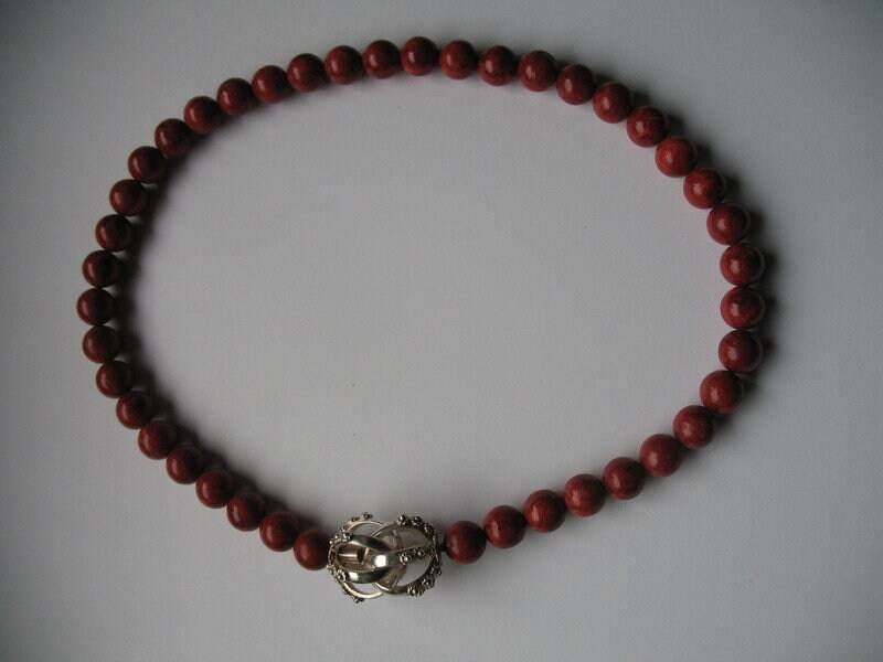 Wechselmechanik Kette Schaumkorallkugeln von HSSSchmuckSchmiede