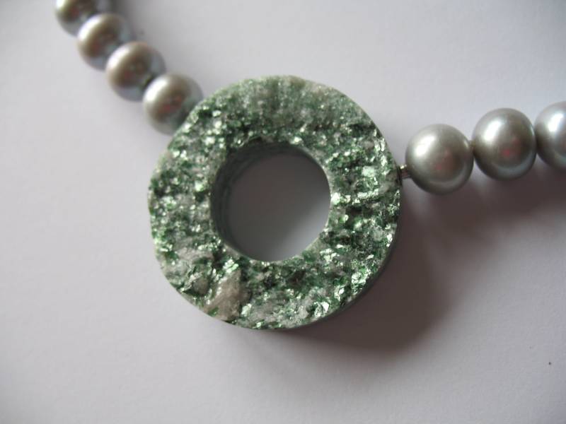 Wechselmechanik Schloss Fuchsit Auf Glimmer von HSSSchmuckSchmiede