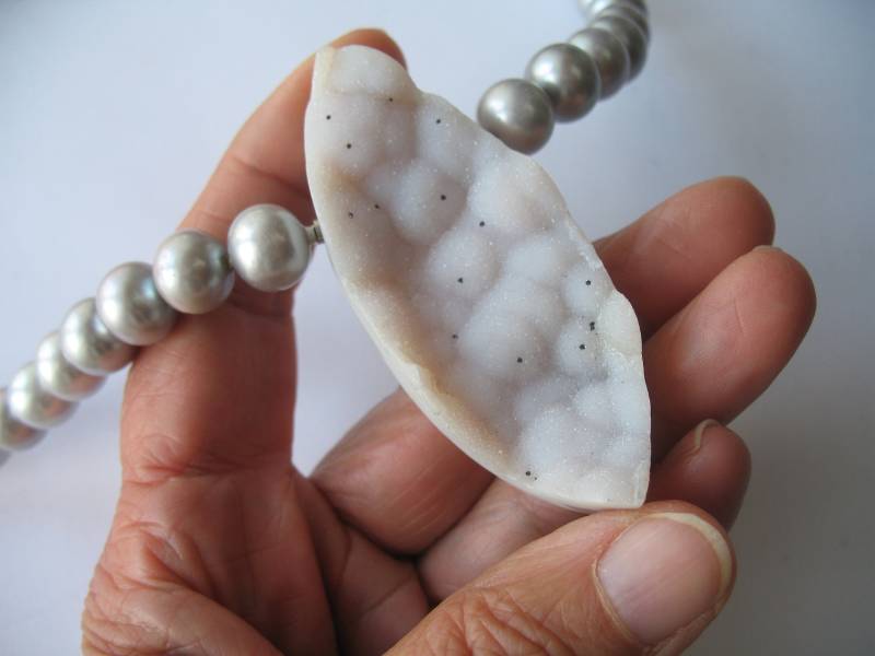 Wechselmechanik Schloss Funkelndes Navette Aus Achatkristallrasen von HSSSchmuckSchmiede