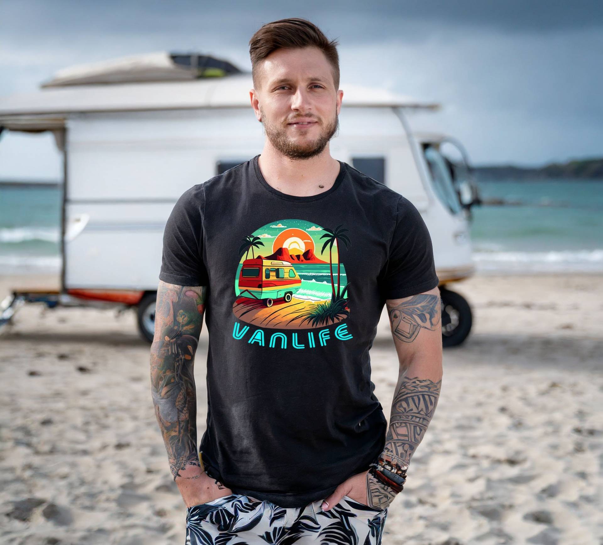 Vanlife T-Shirt Van Summer Camper Vacation Freedom Vibes Beach Urlaub , Schwarz/Black Camping Must Have von HSTextil