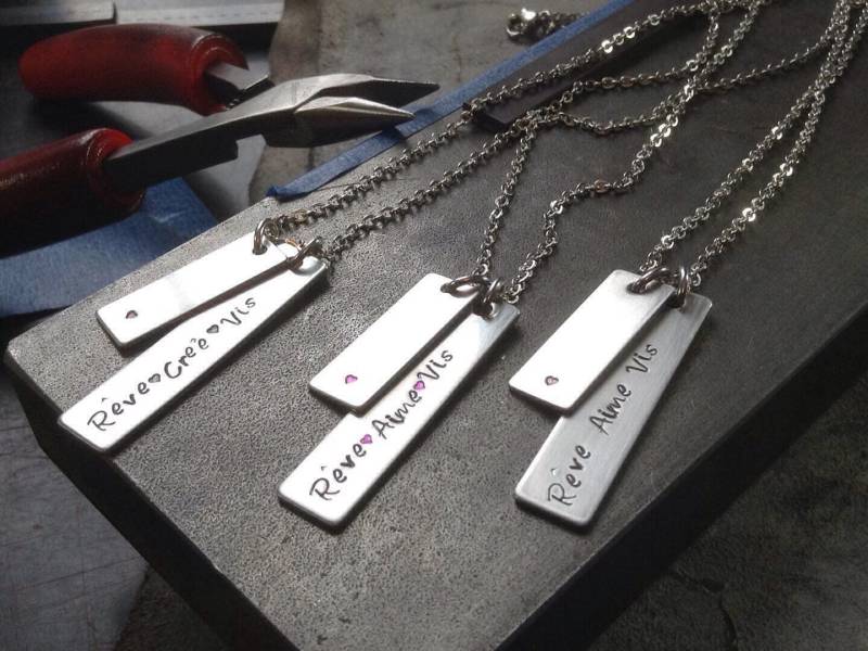 Personalisierte Halskette, Juwel Mit Namen, 2-Platten-Halskette, Hochzeitsgeschenk, Familiengeschenk, Anpassbar, Edelstahl, Hergestellt in Quebec von HTrottierCreative