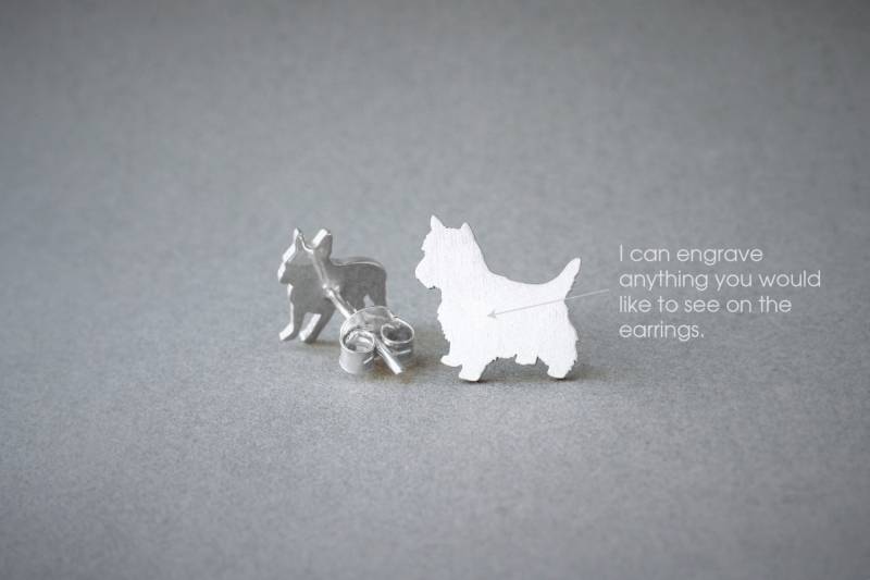 Personalisierte Sterling Silber Yorkshire Terrier Ohrringe Gravierte Hunderasse Personalisierte Sterling Silber Yorkshire Terrier Ohrringe Gravierte Hunderasse von HUDOCA