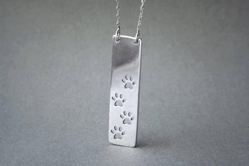 Pfote Abdruck Bar Halskette Handgemachtes Geschenk Für Tierliebhaber Pfote Abdruck Bar Halskette Handgemachtes Geschenk Für Tierliebhaber von HUDOCA