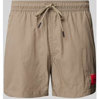 HUGO Regular Fit Badeshorts mit Label-Patch Modell 'DOMINICA' in Mittelbraun, Größe S von HUGO