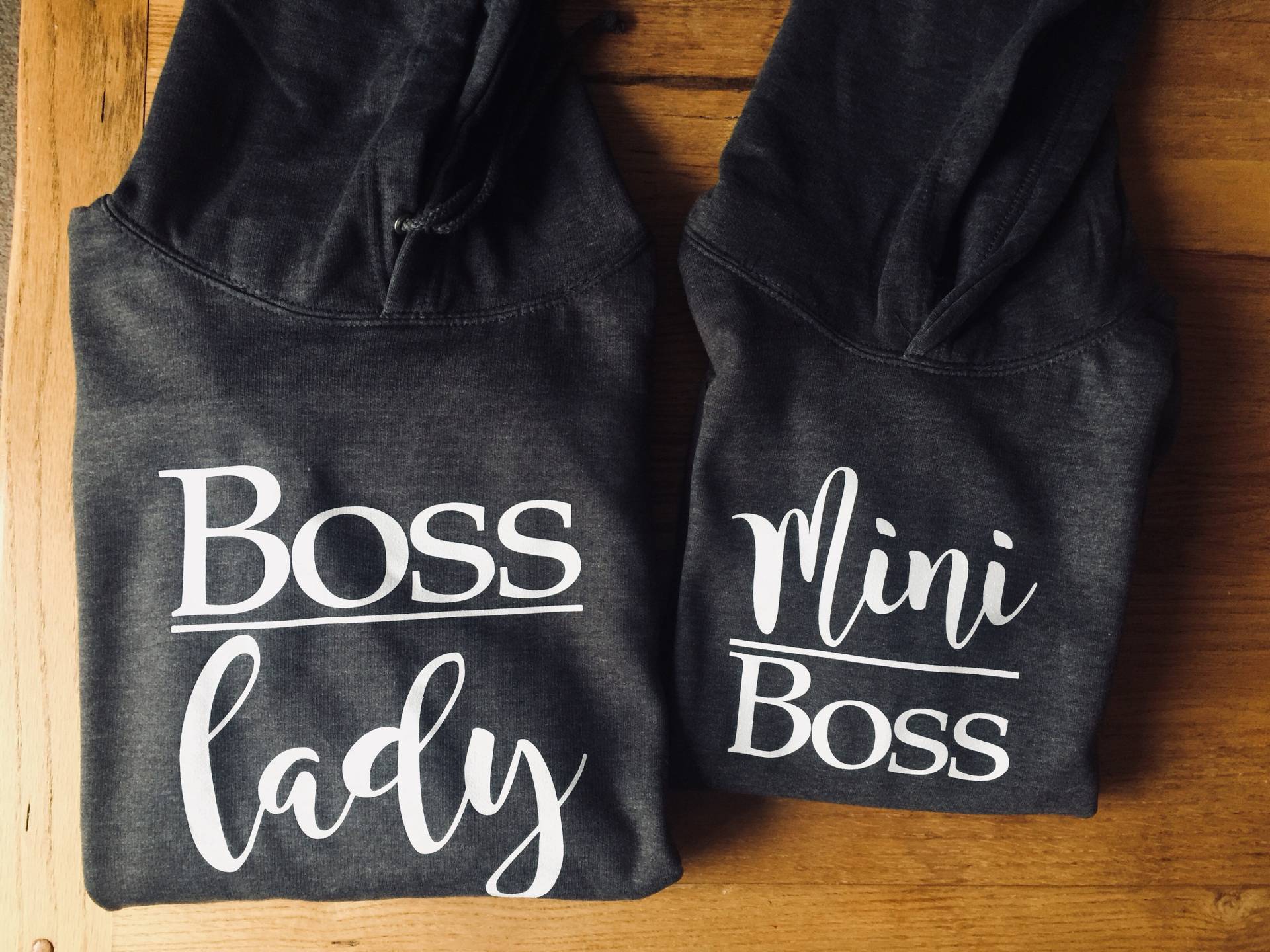 Boss Lady Und Mini Passende Hoodies - Mutter Tochter Passend, Passendes Set Muttertagsgeschenk von HUGsbyLou