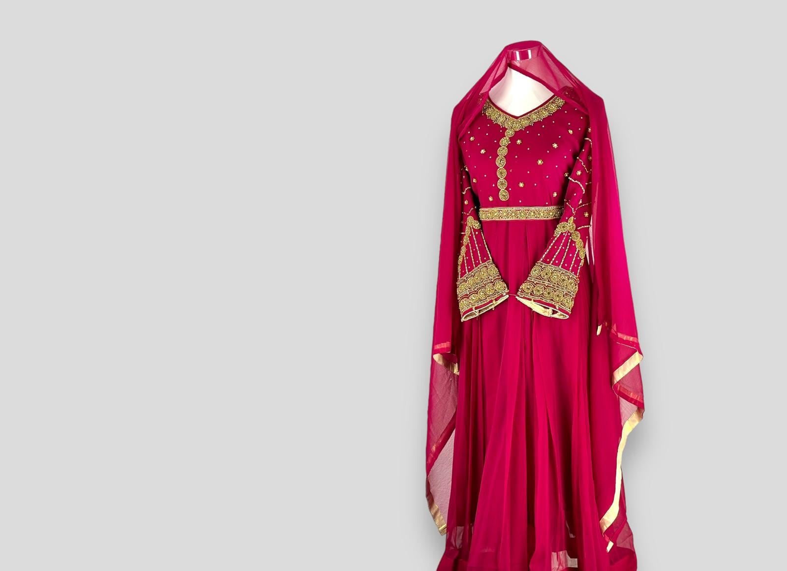 Handgefertigtes Punjabi Dress Set Traditionelles Kurti, Salwar, Dupatta Handgefertigtes Punjabi Dress Set Traditionelles Kurti, Salwar, Dupatta von HWSGlobal