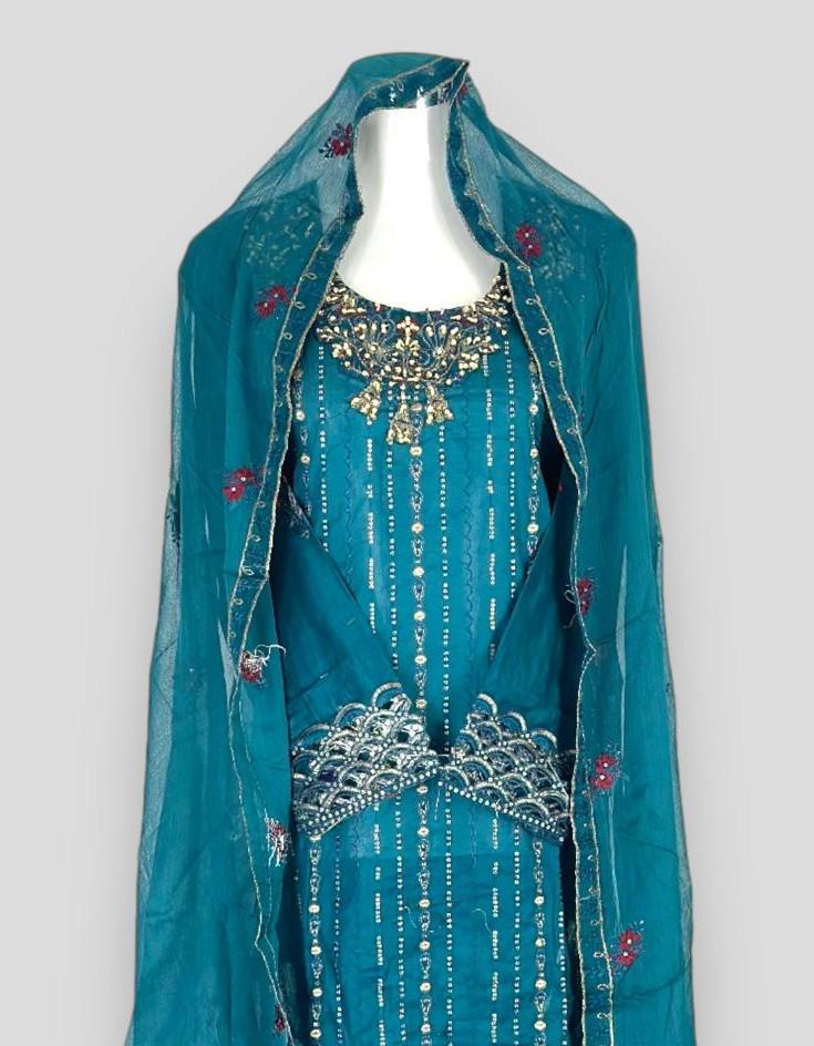 Handgefertigtes Punjabi Kleider Set Baumwolle Kurti, Salwar, Dupatta Handgefertigtes Punjabi Kleider Set Baumwolle Kurti, Salwar, Dupatta von HWSGlobal