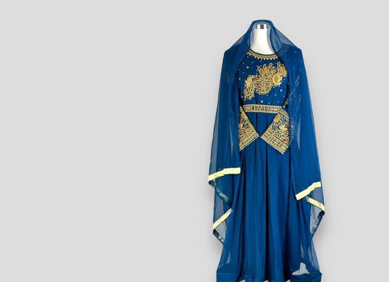 Handgefertigtes Punjabi Kleider Set Baumwolle Kurti, Salwar, Dupatta Handgefertigtes Punjabi Kleider Set Baumwolle Kurti, Salwar, Dupatta von HWSGlobal