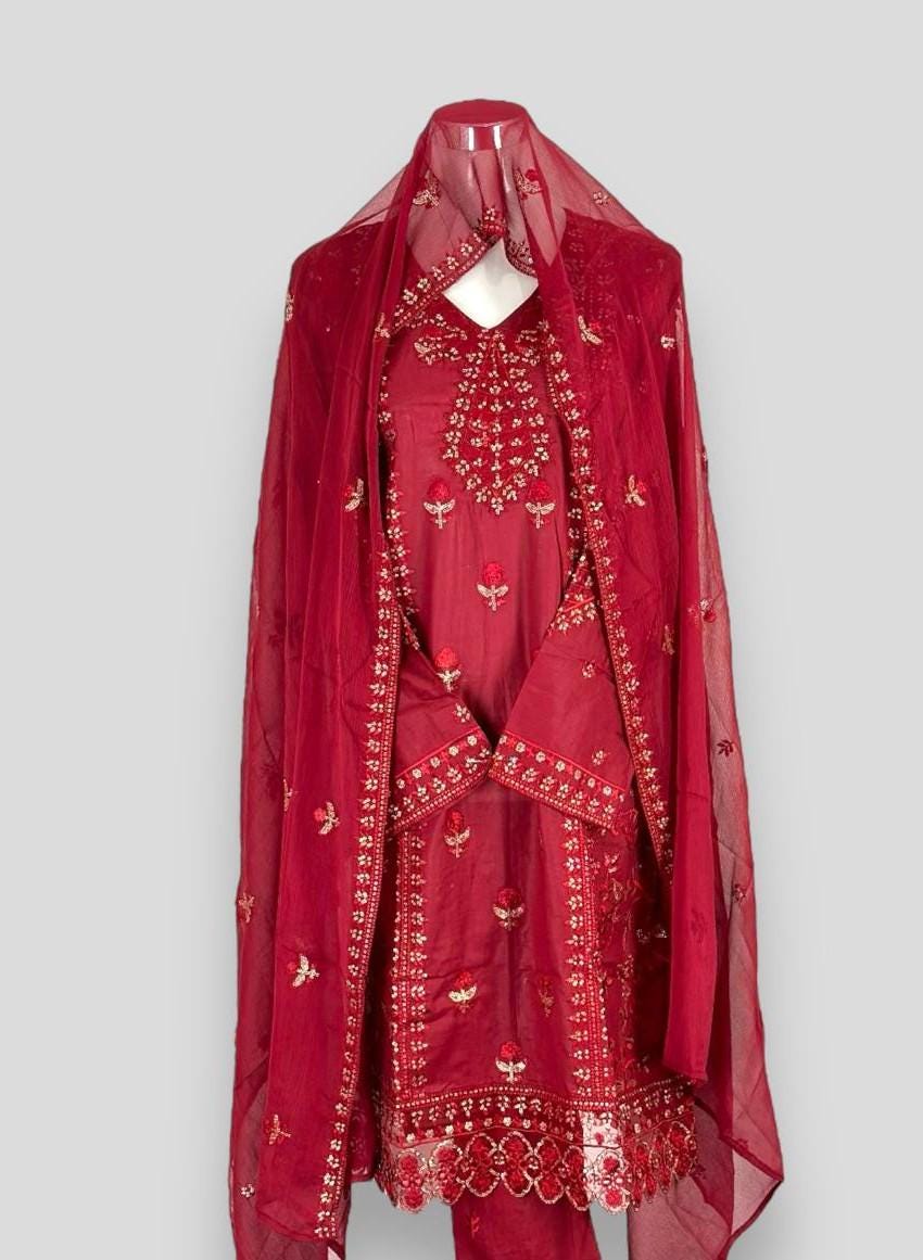 Handgefertigtes Punjabi Kleider Set Baumwolle Kurti, Salwar, Dupatta Handgefertigtes Punjabi Kleider Set Baumwolle Kurti, Salwar, Dupatta von HWSGlobal