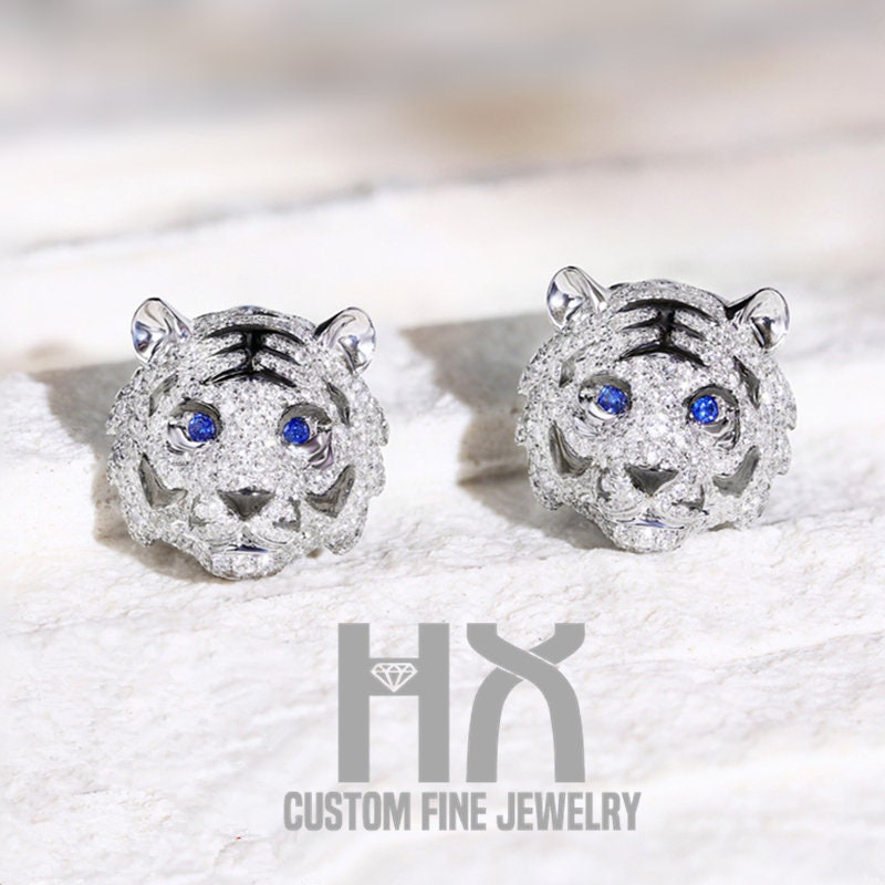 1.85Ctw Diamant Und Saphir 3D Tiger Creolen in Massivem 18K Gold, Eleganter Schmuck, Blauer Edelstein, Geschenk Für Sie, Individualisierung Schmuck von HXJewelry