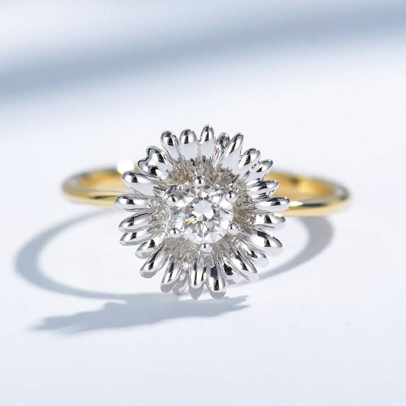 Blümchen Diamant Ring in Zwei Tonen 18K Gold/Gänseblümchen Blumen Ring/Personalisiertes Design/Geschenk Für Frauen Und Mädchen von HXJewelry