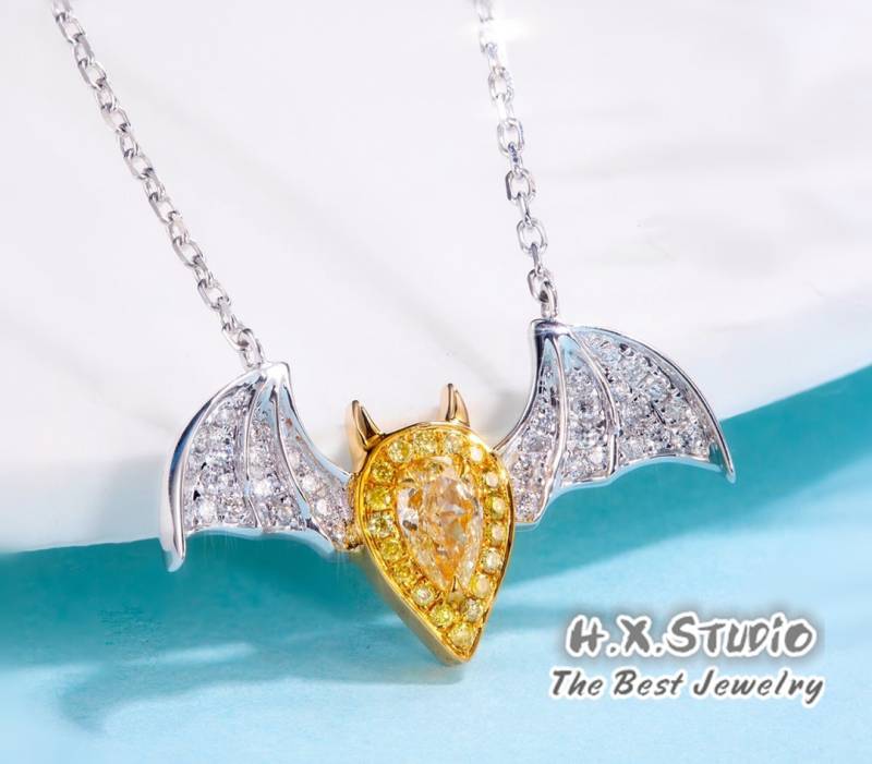 Hx Schmuck | Gelbe Diamant Halloween Fledermaus Anhänger Halskette in Solid 18K 2-Ton Gold/Custom Fine Jewelry/Geschenk Für Frauen Und Mädchen von HXJewelry