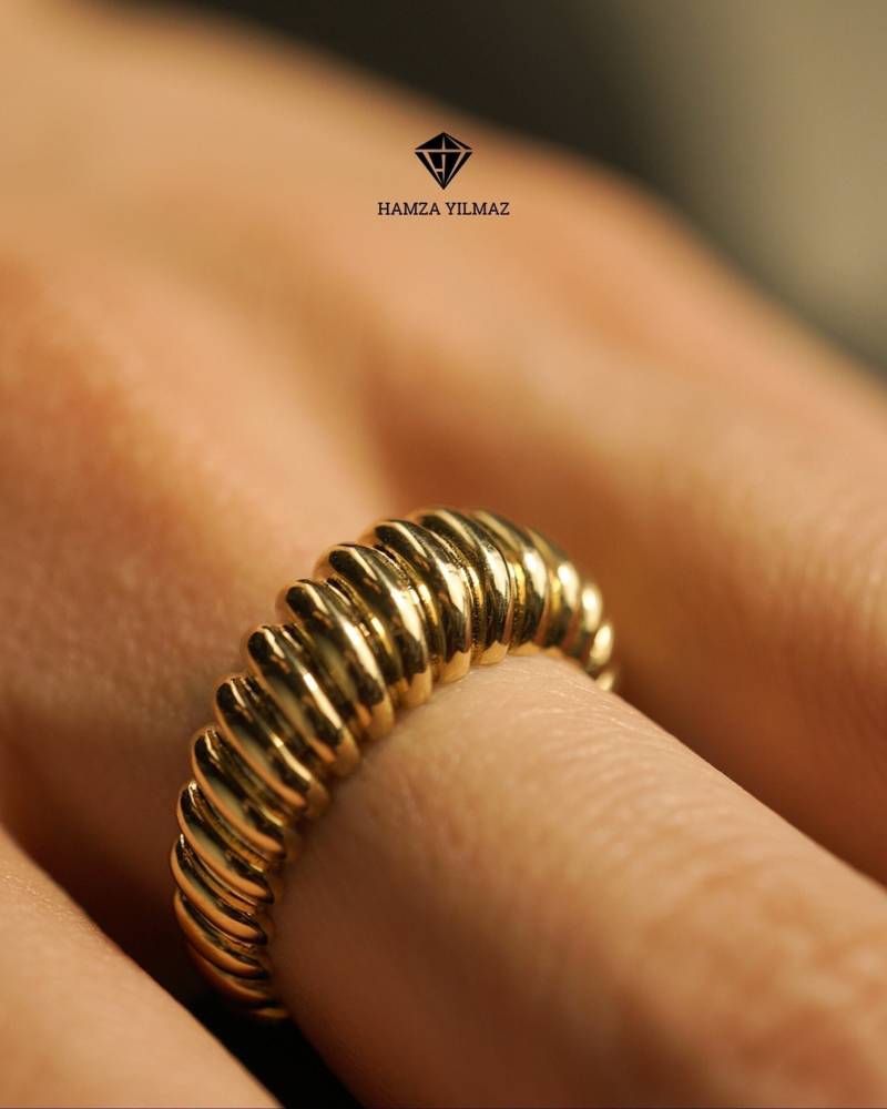 14K Solid Gold Dicken Kuppelring, Twist-Kuppelring, Mutige Croissant Ring, Halbmond Zierliche Zarte Geschenk Für Sie von HYGoldJewelry