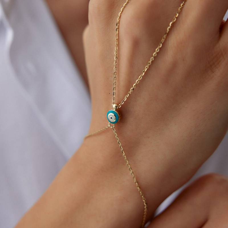 14K Solid Gold Vermeil Hand Kettenarmband Mit Blau Emaille Evil Eye Charm, Finger Armband, Chevron Kette, Sahmaran Armband von HYGoldJewelry