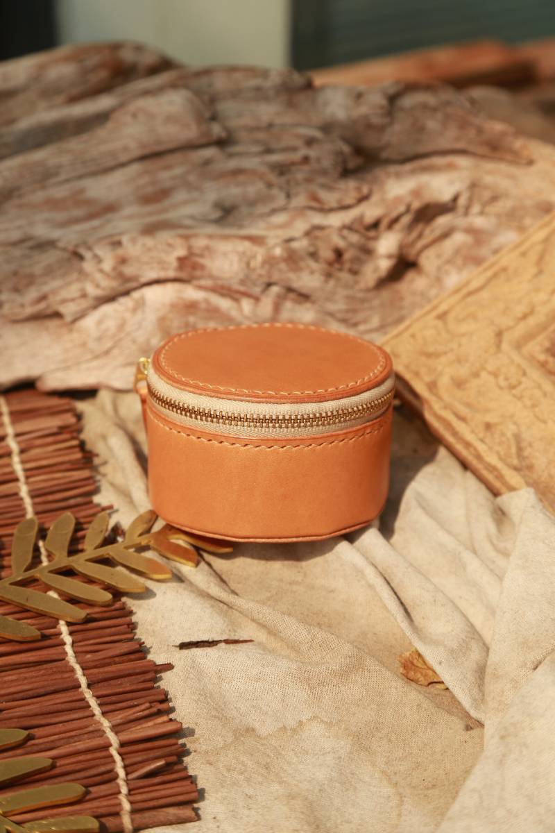 Mooncake Handgenähte Runde Geldbörse, Großes Volumen, Schmucketäschchen, Personalisiere von HYKCLeatherware