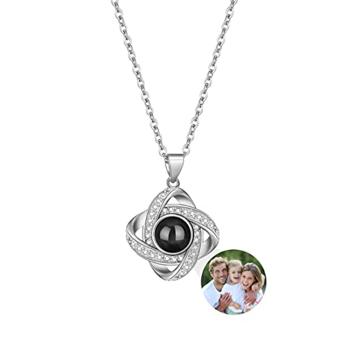 Personalisierte Foto Projektion Halskette | Spaß Nanotechnologie, Vierblättriger Kleeblatt-Anhänger Halskette Mit Personalisierten Foto| Romantische Weihnachten Andenken Geschenk (Stil 10) von HYLKD