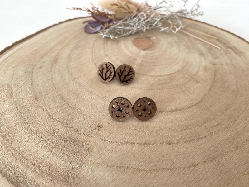 Holzohrringe // Holz Ohrstecker Dezent Echtholz Edelstahl Geschenk Holzschmuck von HaLoHandgemacht