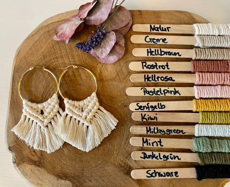Makramee Ohrringe // Creolen Statementohrringe Handgeknüpft Hippie Boho Gold Silber Rose Festival Sommer von HaLoHandgemacht