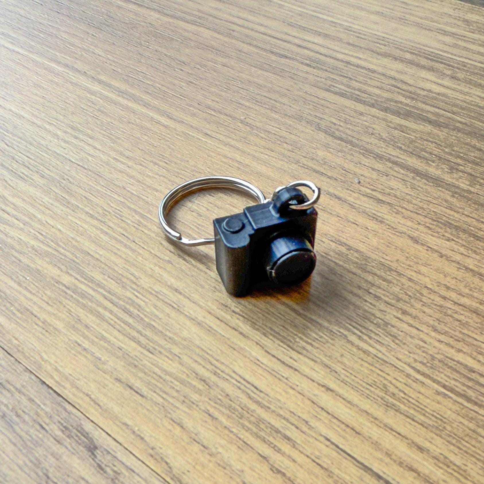 Mini-Kamera-Schlüsselanhänger - Perfekt Für Fotografie-Fans Mini-Kamera-Schlüsselanhänger - Perfekt Für Fotografie-Fans von HaPrintingDesigns
