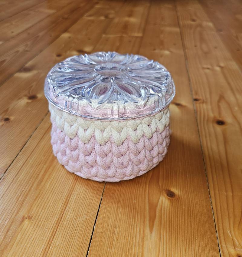 Schmuckdose Schmuckkästchen Weihnachtsgeschenk Häkel Dose Mit Deckel Schatulle Utensilo Box Aufbewahrung Schmuckbox Geschenk Makramee von HaaseDesignUnikate