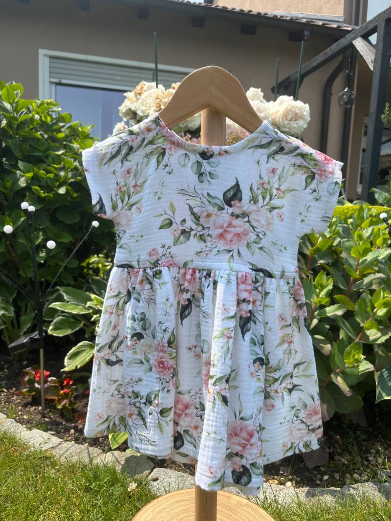 Traumhaftes Mädchenkleid I Blumen Kleid Blumenkleid Musselinkleid Musselin Aus Sommerkleid von Haaselein