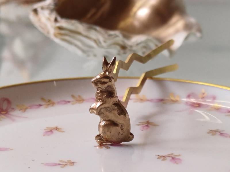 Haarnadel Mit Hasen Bewährte Stabile in Goldfarben Bun Holder, Kurze Haargabel Golden Hochsteckfrisuren von HaberElements14