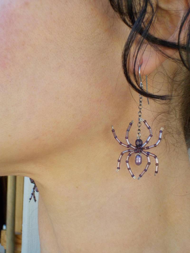 Lavendel Spinne Ohrringe Perlen Halloween Goth Schmuck Lavendel Spinne Ohrringe Perlen Halloween Goth Schmuck von HacktBellydance