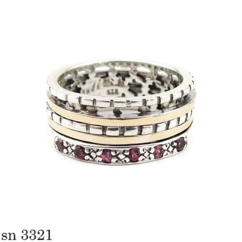Breite Silberring Mit Gold Und Sterling Ruby Spinner von HadasGold