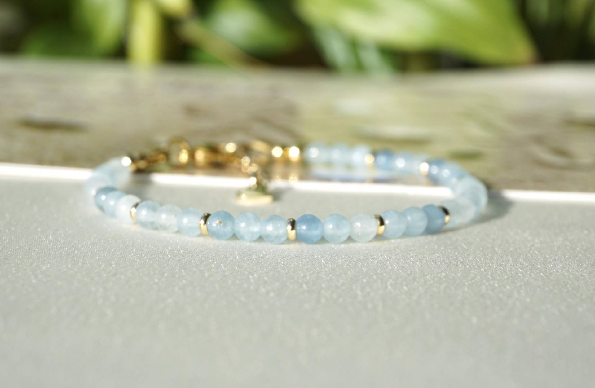 Aquamarin Armband Echter Edelsteinperlen 4mm Rund, Halschakra Heilkristall Aquamarin Armband Echter Edelsteinperlen 4mm Rund, Halschakra Heilkristall von HadisDesigns