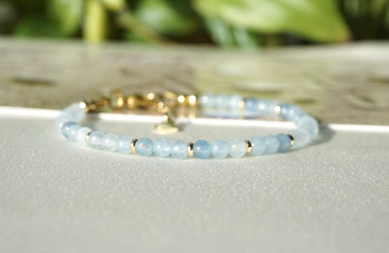 Aquamarin Armband Echter Edelsteinperlen 4mm Rund, Halschakra Heilkristall Aquamarin Armband Echter Edelsteinperlen 4mm Rund, Halschakra Heilkristall von HadisDesigns