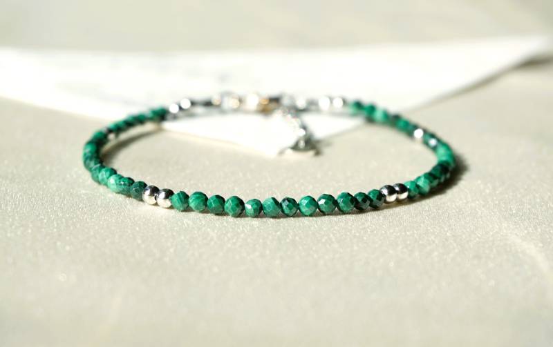 Armband Aus Malachit Echte Edelstein, Chakra Heilkristall, Niedliches Armkettchen Armband Aus Malachit Echte Edelstein, Chakra Heilkristall, Niedliches Armkettchen von HadisDesigns