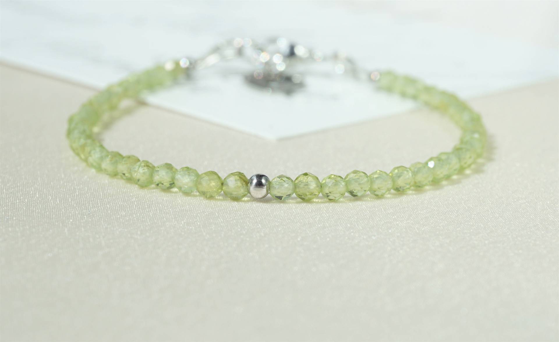 Armband Aus Peridot Natürliche Echte Edelsteinperlen, August Geburtsstein, Grün Chakra-Yoga-Heilkristall, Minimalistisch Armband Aus Peridot Natürliche Echte Edelsteinperlen, August Geburtsstein, Grün Chakra-Yoga-Heilkristall, Minimalistisch von HadisDesigns