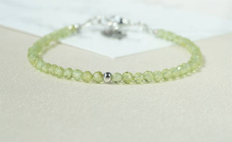 Armband Aus Peridot Natürliche Echte Edelsteinperlen, August Geburtsstein, Grün Chakra-Yoga-Heilkristall, Minimalistisch Armband Aus Peridot Natürliche Echte Edelsteinperlen, August Geburtsstein, Grün Chakra-Yoga-Heilkristall, Minimalistisch von HadisDesigns