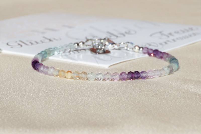 Fluorit-Armband Natürlicher Echter Mehrfarbiger Edelstein, Chakra-Yoga-Heilkristall, Winzige Einzigartige Armkettchen Fluorit-Armband Natürlicher Echter Mehrfarbiger Edelstein, Chakra-Yoga-Heilkristall, Winzige Einzigartige Armkettchen von HadisDesigns