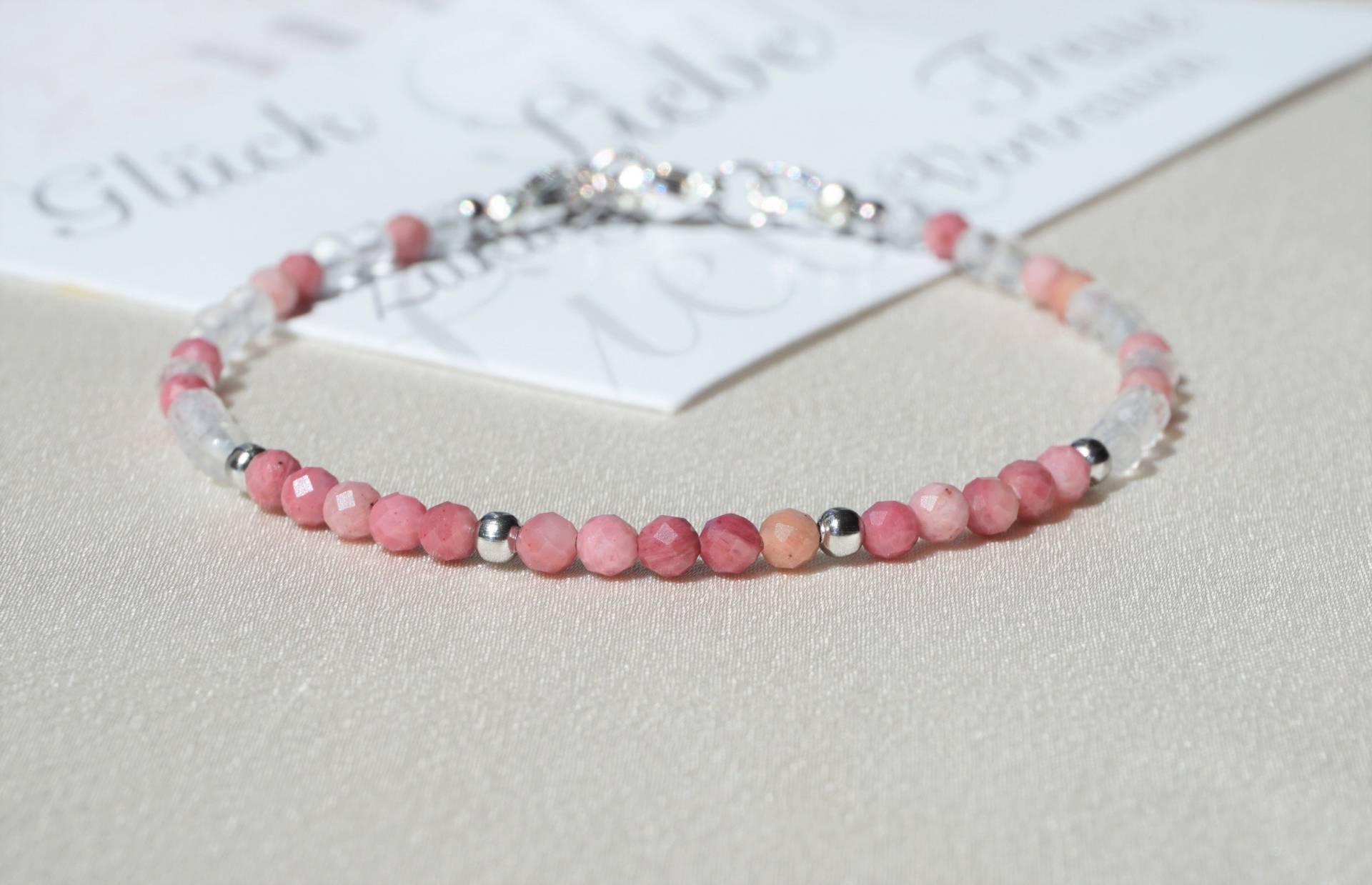 Rhodonit Und Bergkristall Armband-Natürliche Echte Edelsteinkugeln, Rosa Heilkristall, Winzige Einzigartige Armkettchen Rhodonit Und Bergkristall Armband-Natürliche Echte Edelsteinkugeln, Rosa Heilkristall, Winzige Einzigartige Armkettchen von HadisDesigns