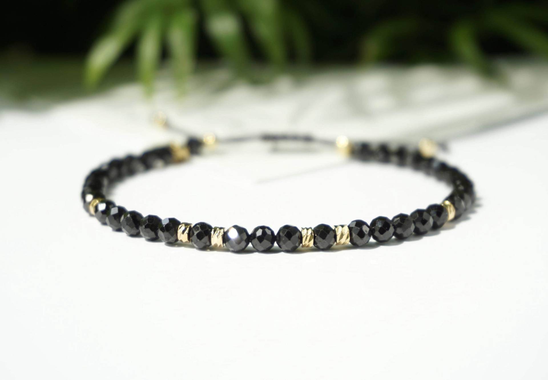 Schwarzer Spinel Echte Natürliche Edelstein 4mm Facettiert Perlen, Chakra-Yoga-Heilkristall Schwarzer Spinel Echte Natürliche Edelstein 4mm Facettiert Perlen, Chakra-Yoga-Heilkristall von HadisDesigns